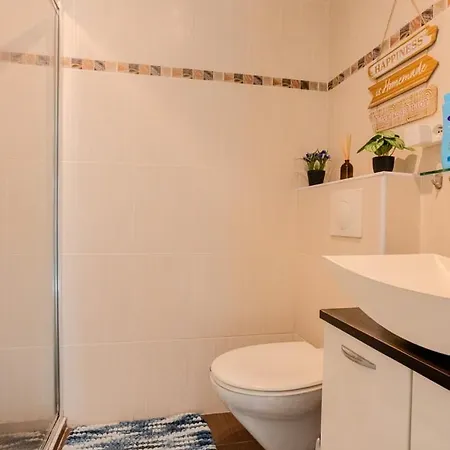 Terrace Ac Lift - Old Town | By Airnest Appartamento Nizza