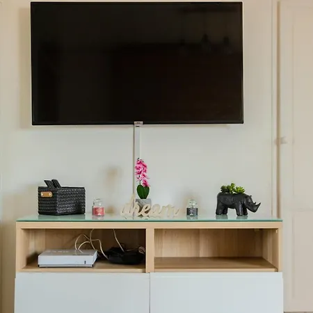 Terrace Ac Lift - Old Town | By Airnest